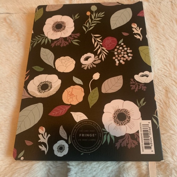 Brand new ✨ flower print journal - Picture 2 of 4